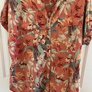 Columbia button up short sleeve shirt.  Size XL